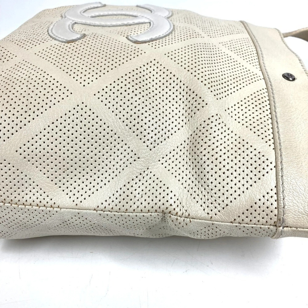 CHANEL White Leather Logo Tote Bag - Picture 16 of 16